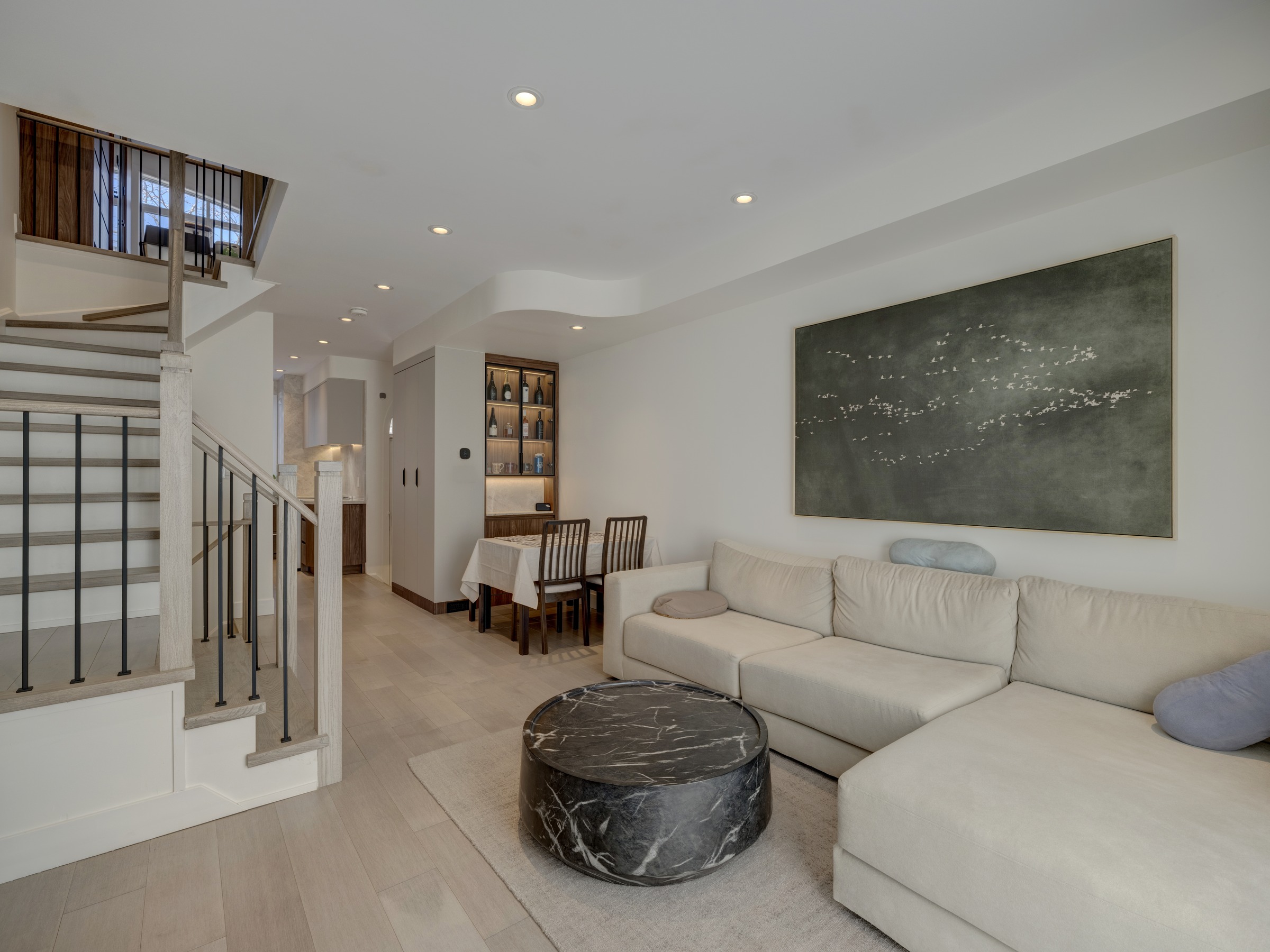 Finch Residence preview 3