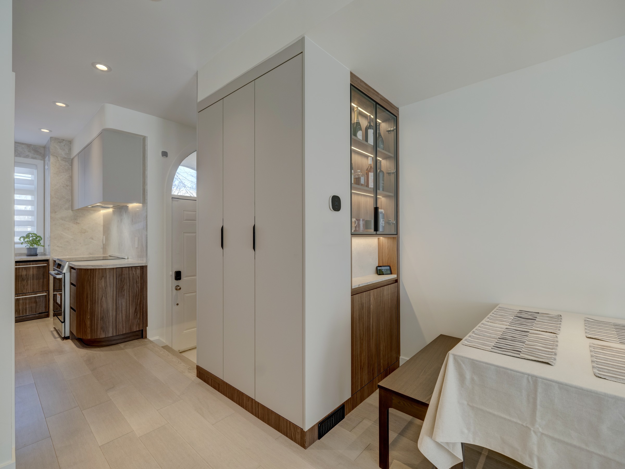 Finch Residence preview 4